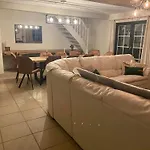 Contemporary In With Private Pool * Wellin