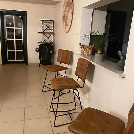 Contemporary In With Private Pool *