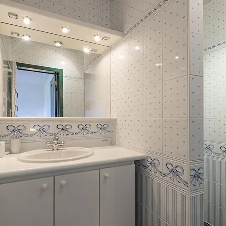 Contemporary In With Private Pool Wellin