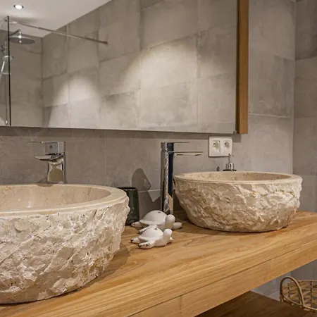 Contemporary In With Private Pool Villa