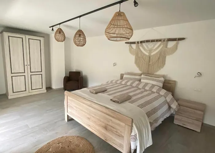 Villa Contemporary In With Private Pool Wellin