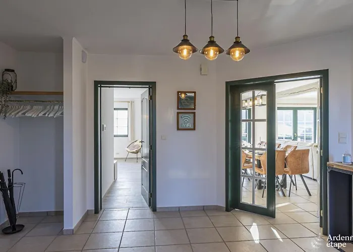 Contemporary In With Private Pool *