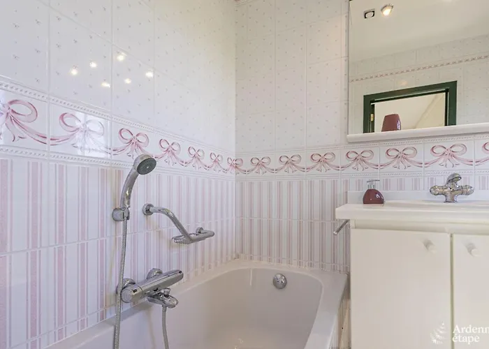 Contemporary In With Private Pool